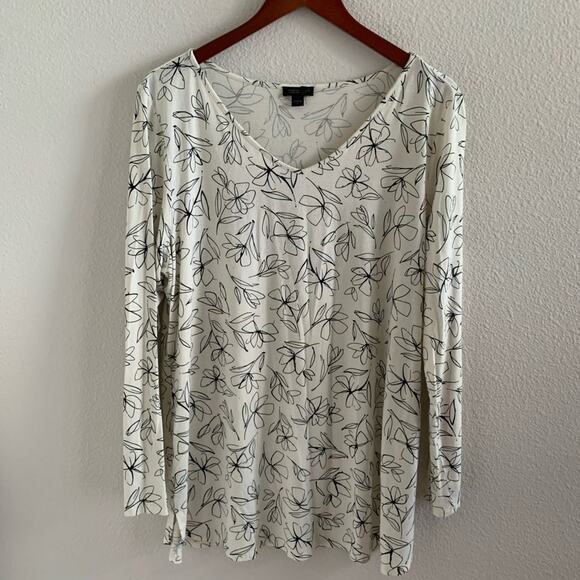 J. Jill Wearever Floral White and Black Top Stretchy Casual Neutral XL - Picture 1 of 6